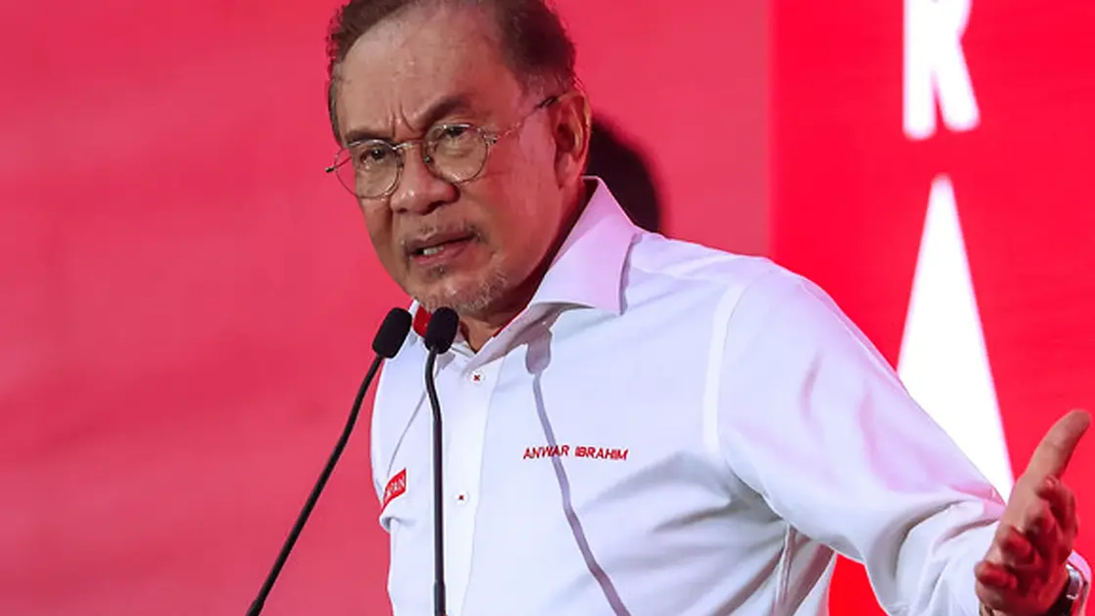 Anwar Emphasises Need for Strong Government-Rulers Relations