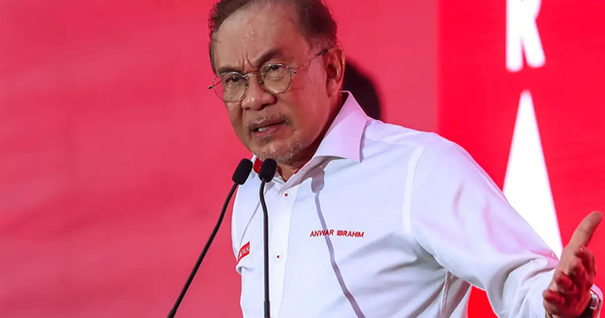Anwar Emphasises Need for Strong Government-Rulers Relations