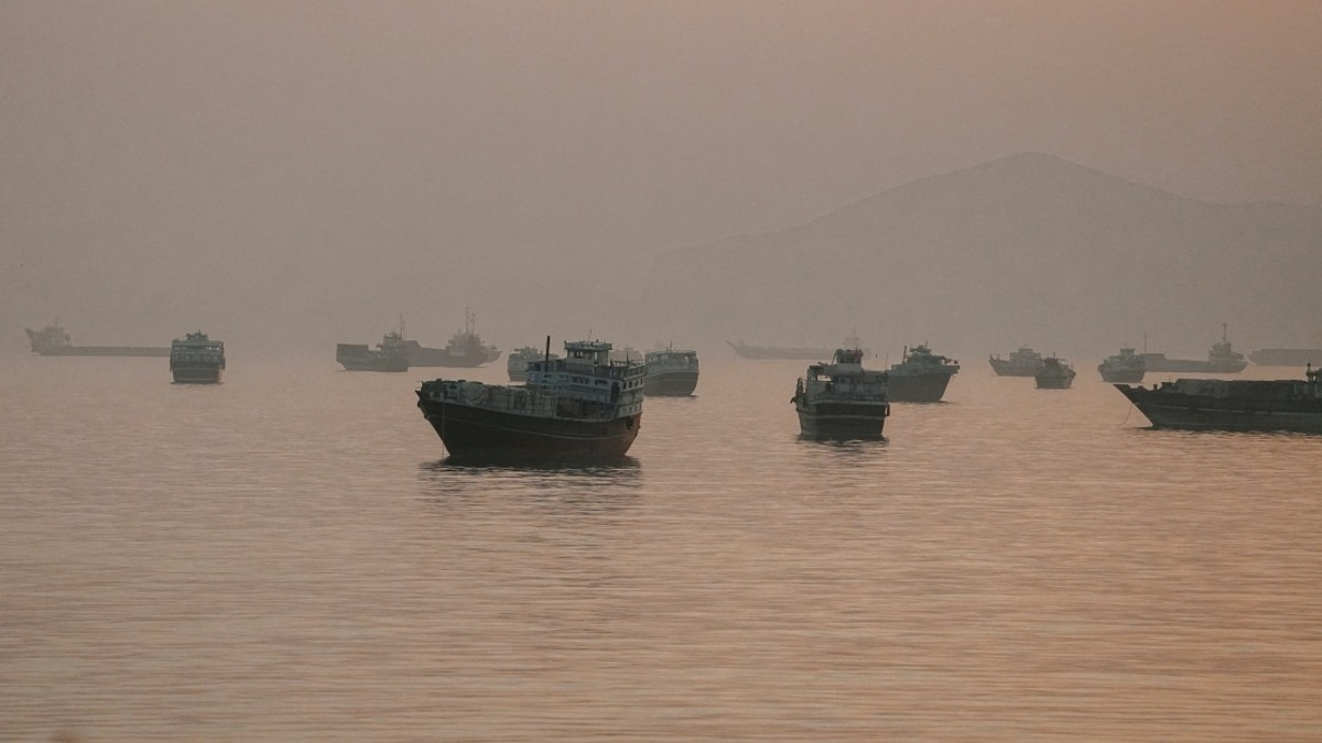 India Orders Seafarers Away From Strait of Hormuz Due to Escalating Maritime Attacks