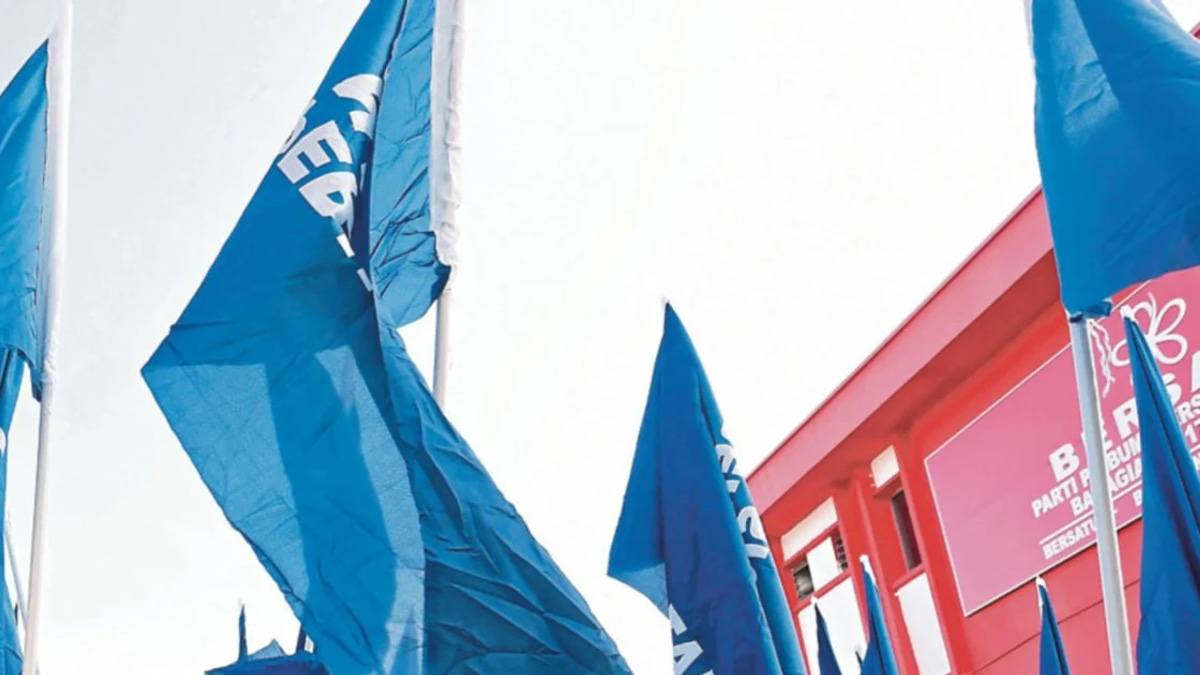 Bersatu's Election Prospects Cloud Over as PN Logo Control Tightens
