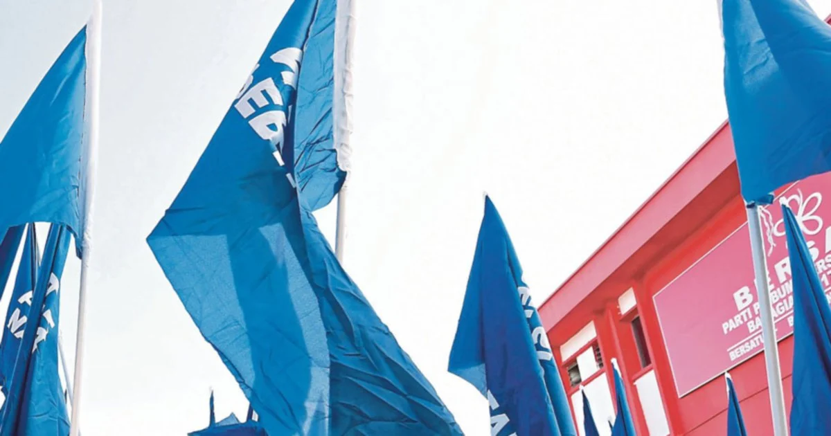 Bersatu's Election Prospects Cloud Over as PN Logo Control Tightens