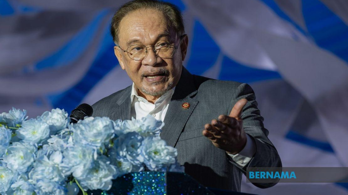 Malaysia Will Immediately Deport Any Israeli Nationals Found In Country, PM Anwar Says