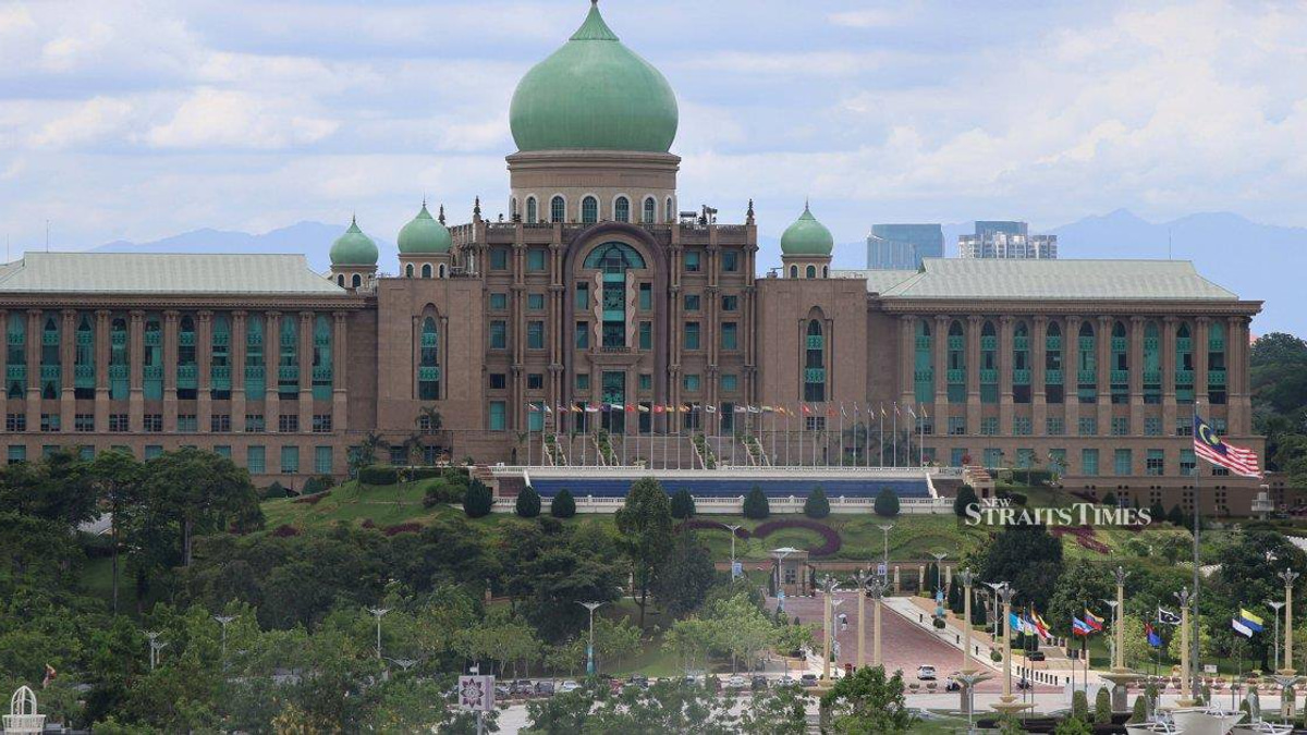 Malaysia's Strategic Balancing Act in a Fractured Regional Order