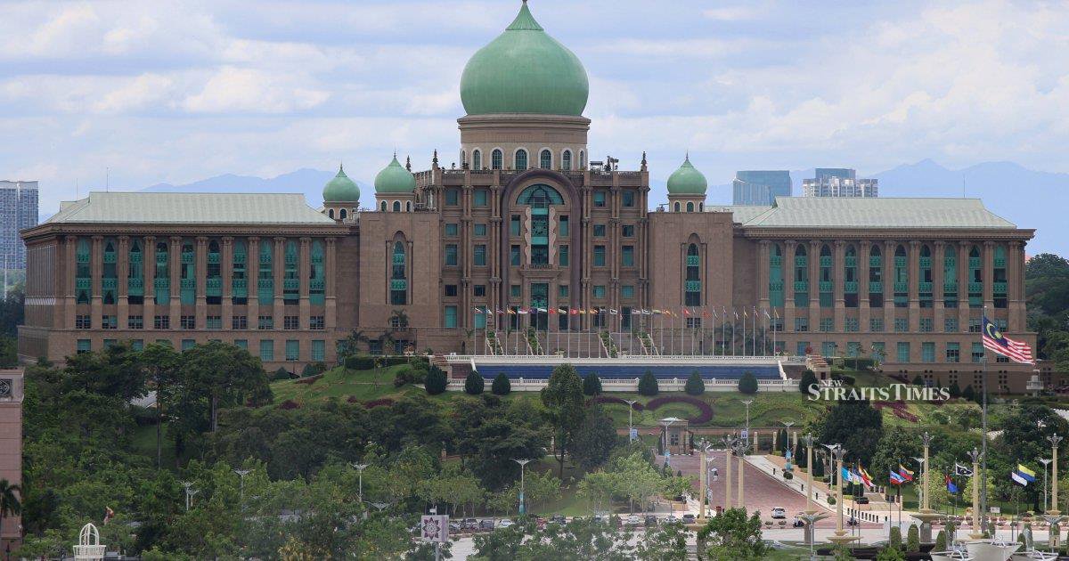 Malaysia's Strategic Balancing Act in a Fractured Regional Order
