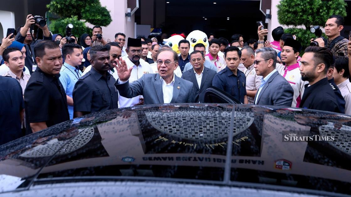 Malaysia Cannot Sustain Deeper Fuel Subsidies, Anwar Warns as Annual Bill Hits RM40 Billion