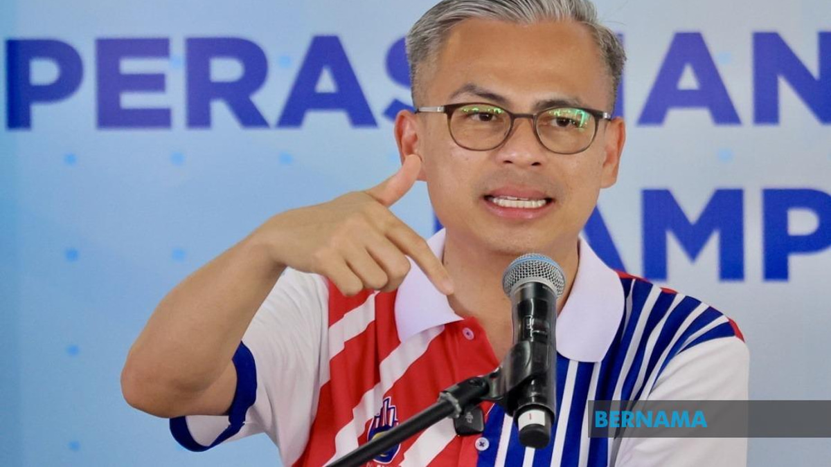 Fahmi Condemns Fake WhatsApp Impersonation of PH's Endau Candidate in Johor Race