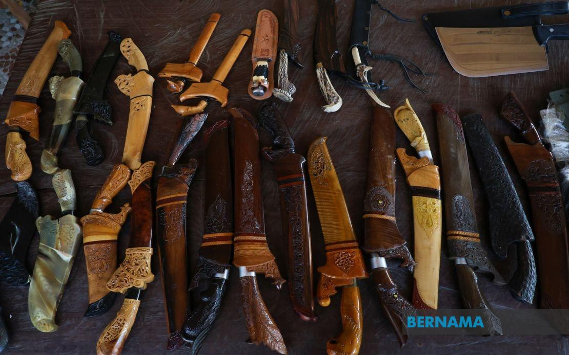 Master Collector Safeguards Kelantan's Fading Blacksmith Heritage Through Prized Golok Collection