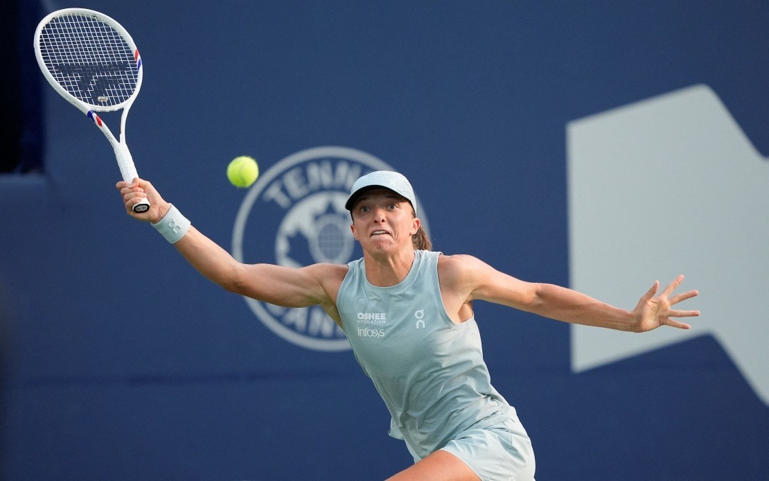 Swiatek Ends 11-Month Title Drought with Commanding Toronto Victory