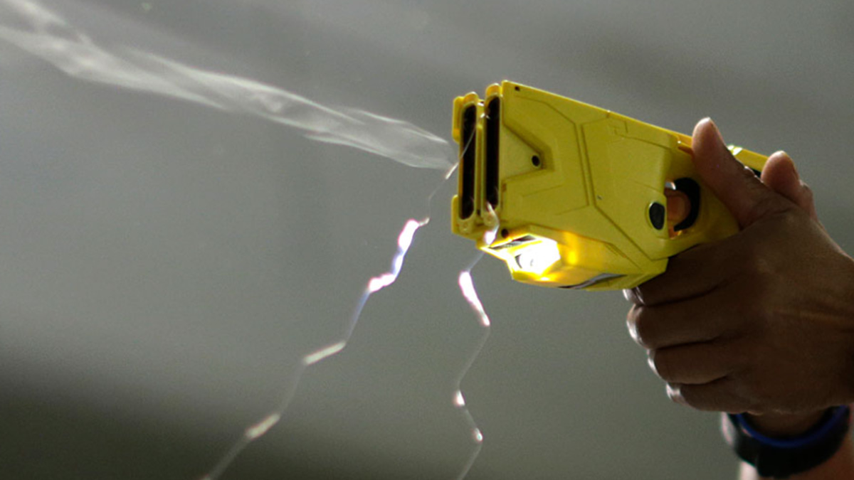 Singapore Man Tasered After Refusing to Drop Saw Near Public Housing Block