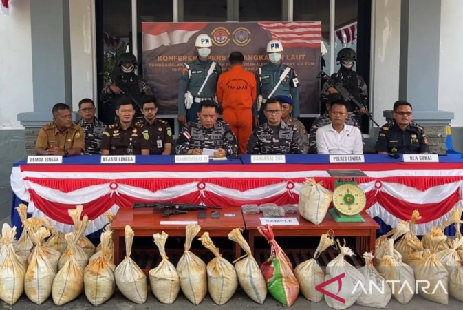 Indonesia Seizes 75.7 Tonnes of Illegally Mined Tin Sand Bound for Malaysia