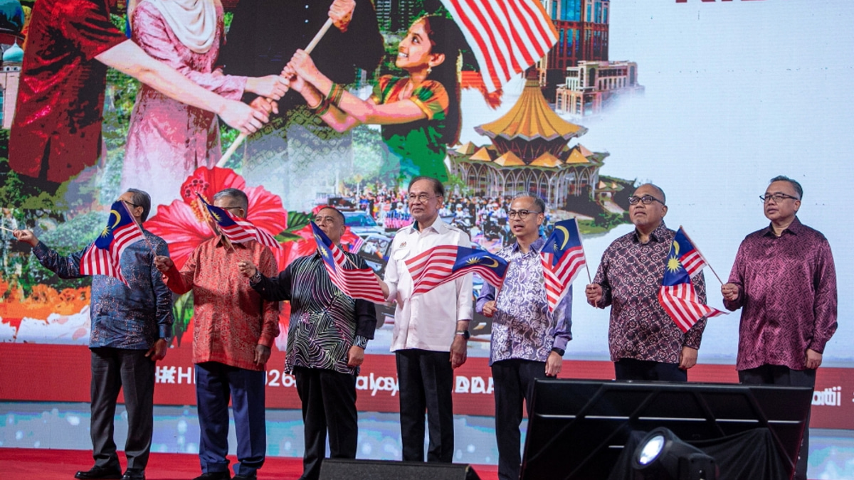 Anwar Calls on Youth to Honour Malaysia's Independence Legacy