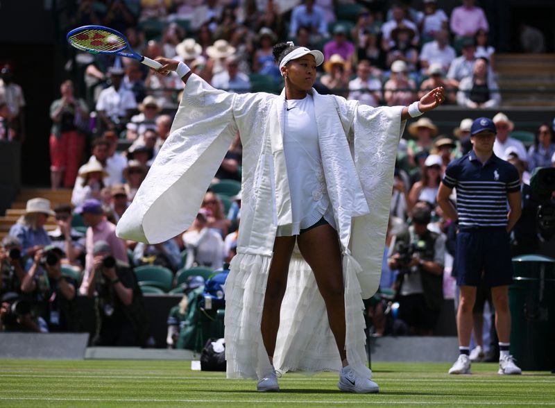Osaka Powers Past Kasatkina to Reach Wimbledon Last 16, Blending Fashion with Fierce Tennis