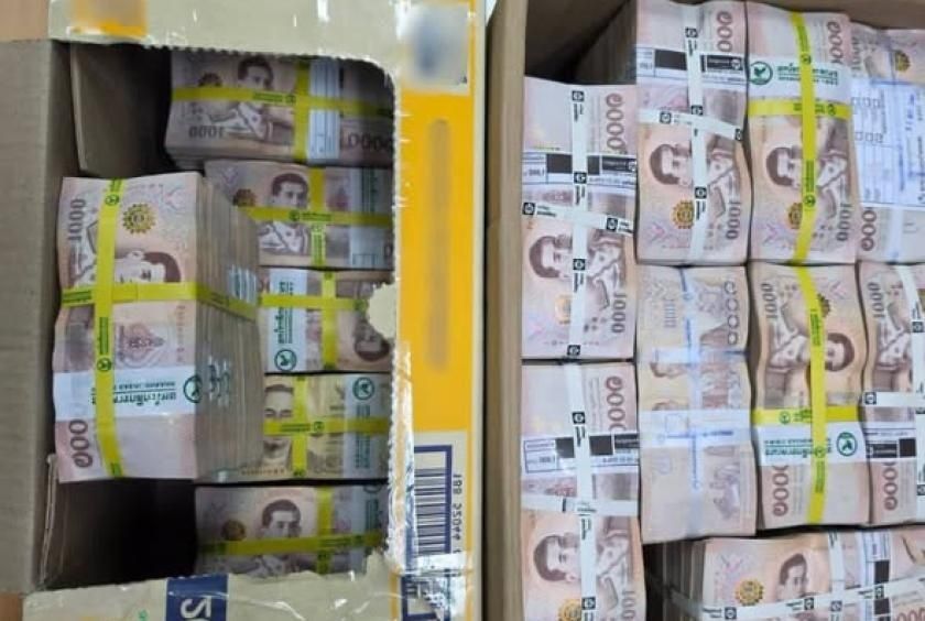 Myanmar driver caught smuggling 23 million baht through Thai border checkpoint