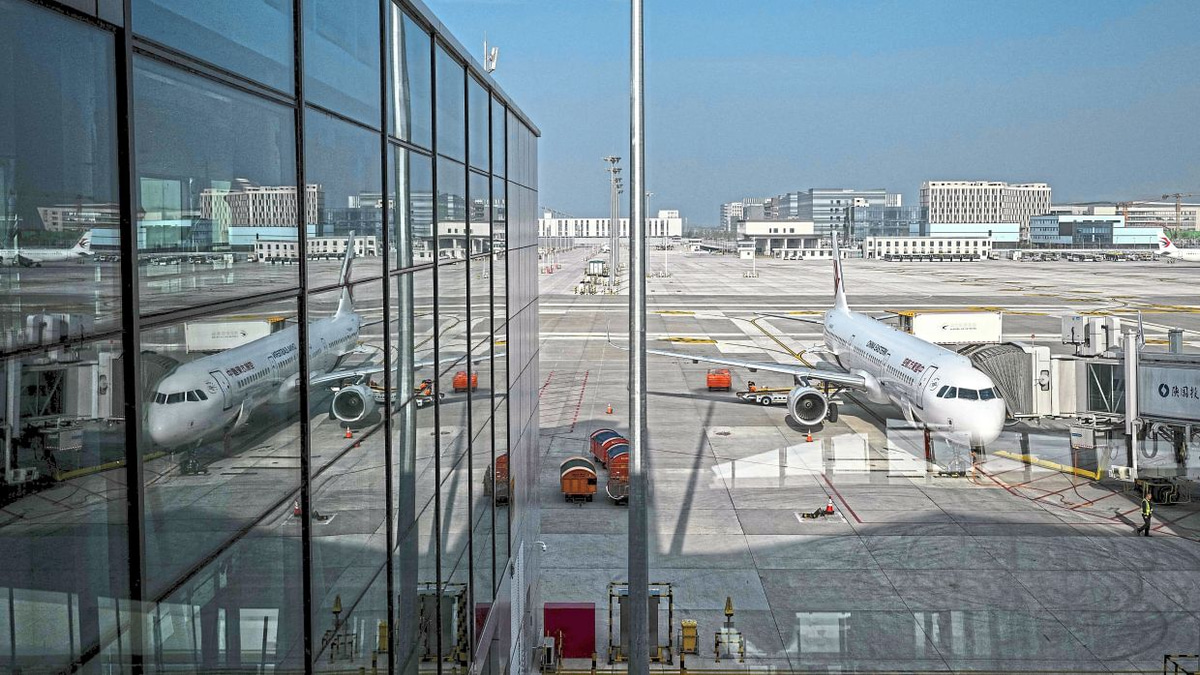 China's Big Three Airlines Bleed Red for Seventh Year as Fuel Costs and Weather Conspire Against Recovery