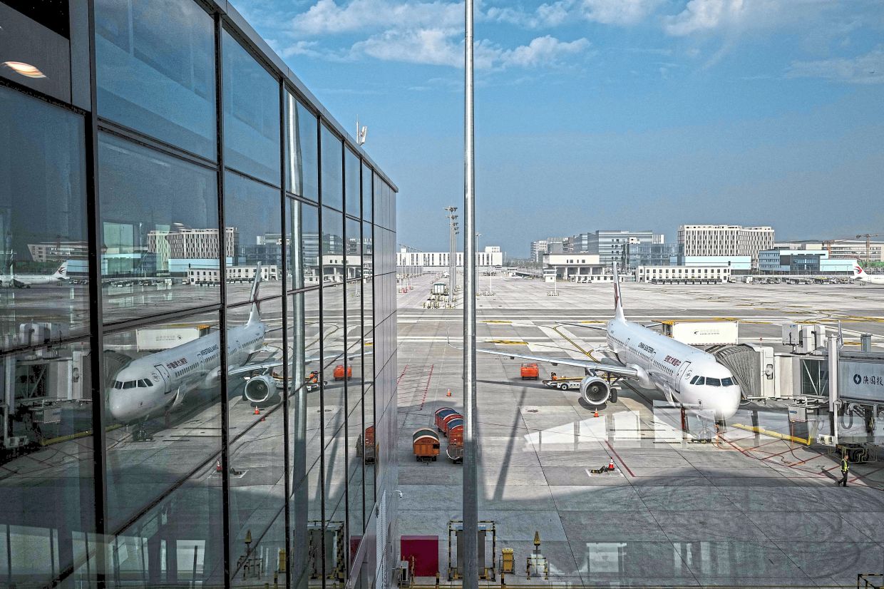 China's Big Three Airlines Bleed Red for Seventh Year as Fuel Costs and Weather Conspire Against Recovery