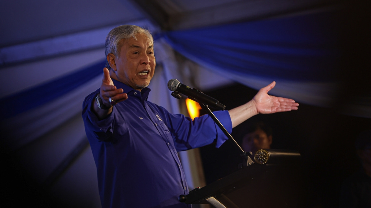 No Resignations Required, Zahid Says as PM Retains Full Control Over Cabinet Changes
