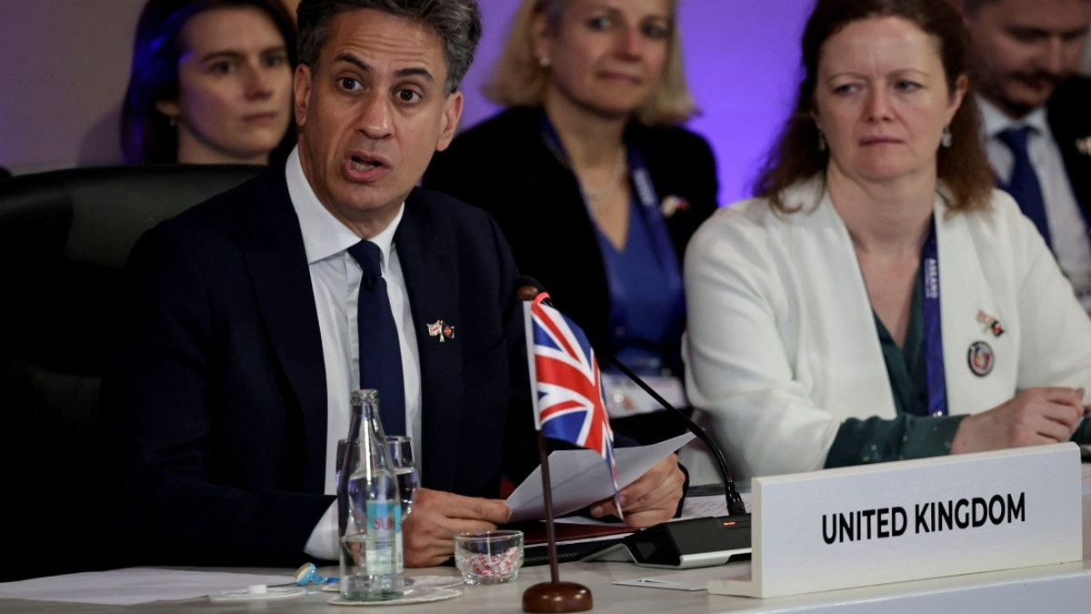 Britain's Top Diplomat Ed Miliband Targets Deeper European Engagement With France, Spain Visit