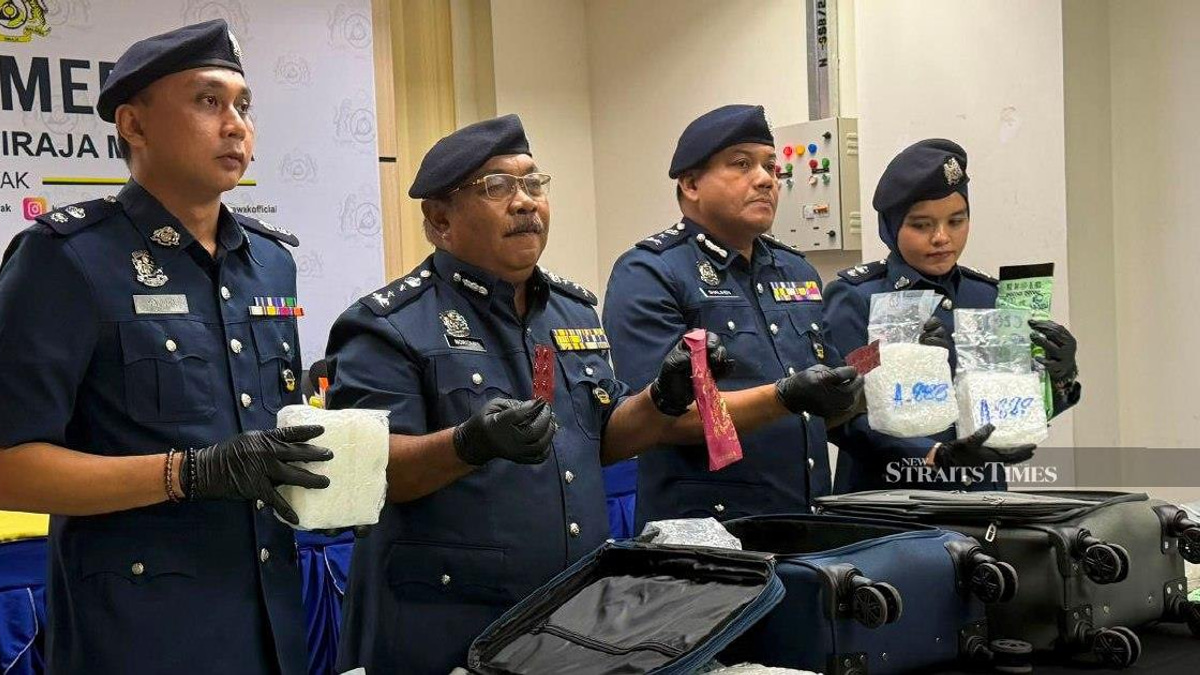 Sarawak Customs Seizes RM1.32 Million in Drugs at Kuching Airport, Detains Two Suspects