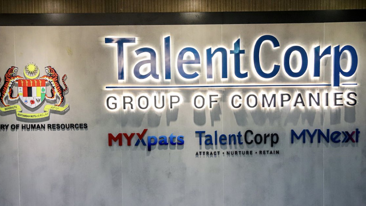 Anwar Orders Review of TalentCorp's Handling of Returning Doctors' Applications