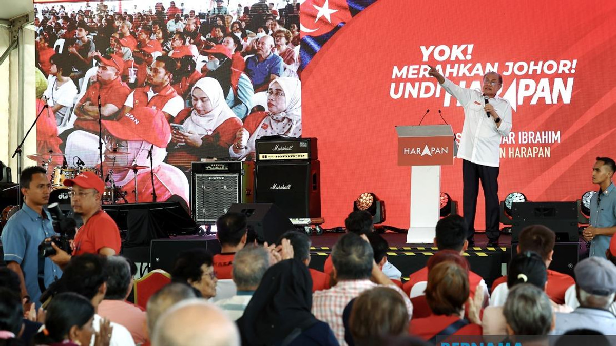 Anwar Urges Political Rivals to Drop Najib Release as Campaign Issue in Johor Poll
