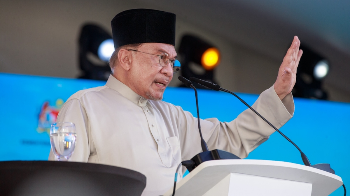 PM Anwar Says KWAP Duped in RM200m eFishery Deal Despite Proper Checks