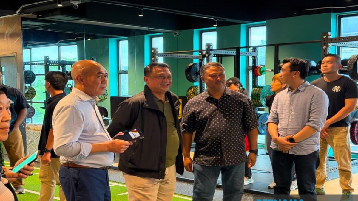 Strength Training Key to Preventing Falls Among Malaysia's Elderly, Says Kuching Gym Owner